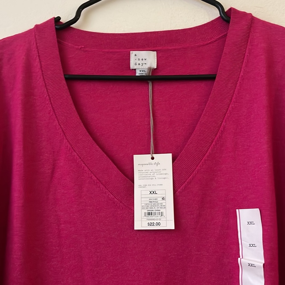 Women's V-neck Sweater! - Picture 2 of 3